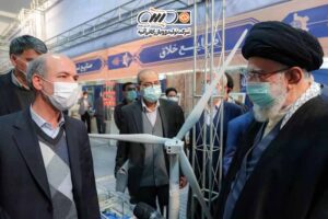 بازدید رهبر انقلاب از غرفه وزارت نیرو در نمایشگاه